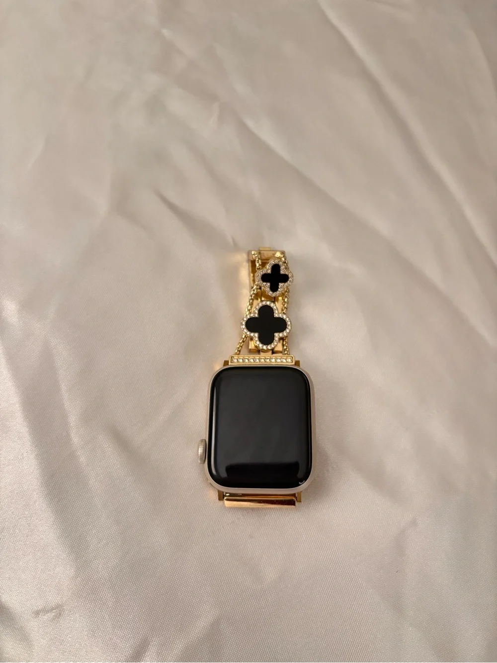 Apple Watch SE 2nd Gen 40MM with Gold and Black Decorative Band